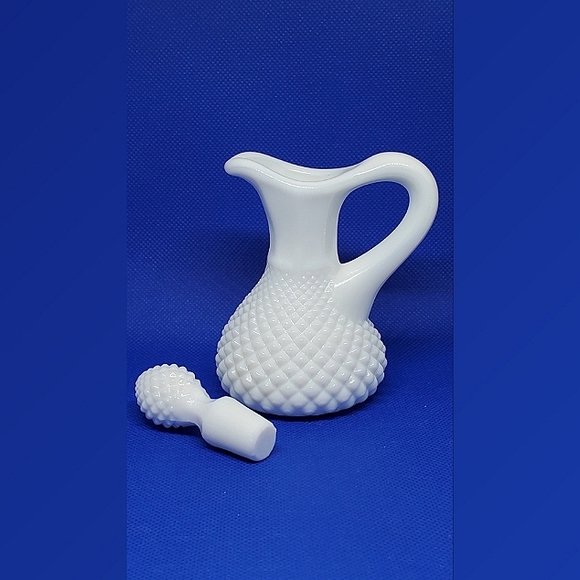 Westmoreland English Hobnail Milk Glass Oil Cruet with Stopper 50-80s - Picture 3 of 9